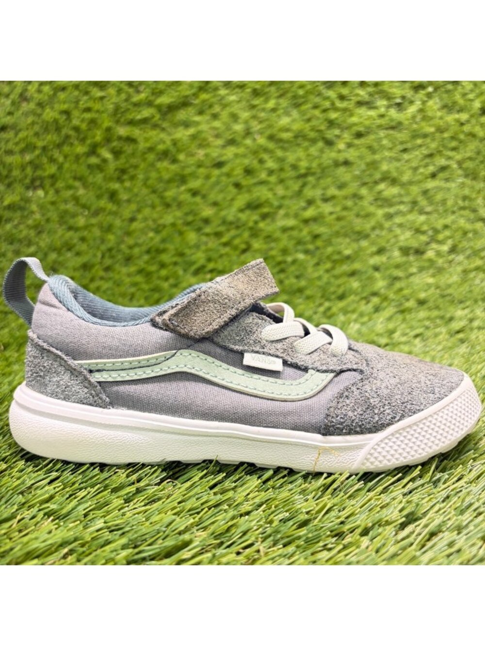 Vans UltraRange 66 V Boys Size 10C Gray White Athletic Skateboard Shoes Sneakers
